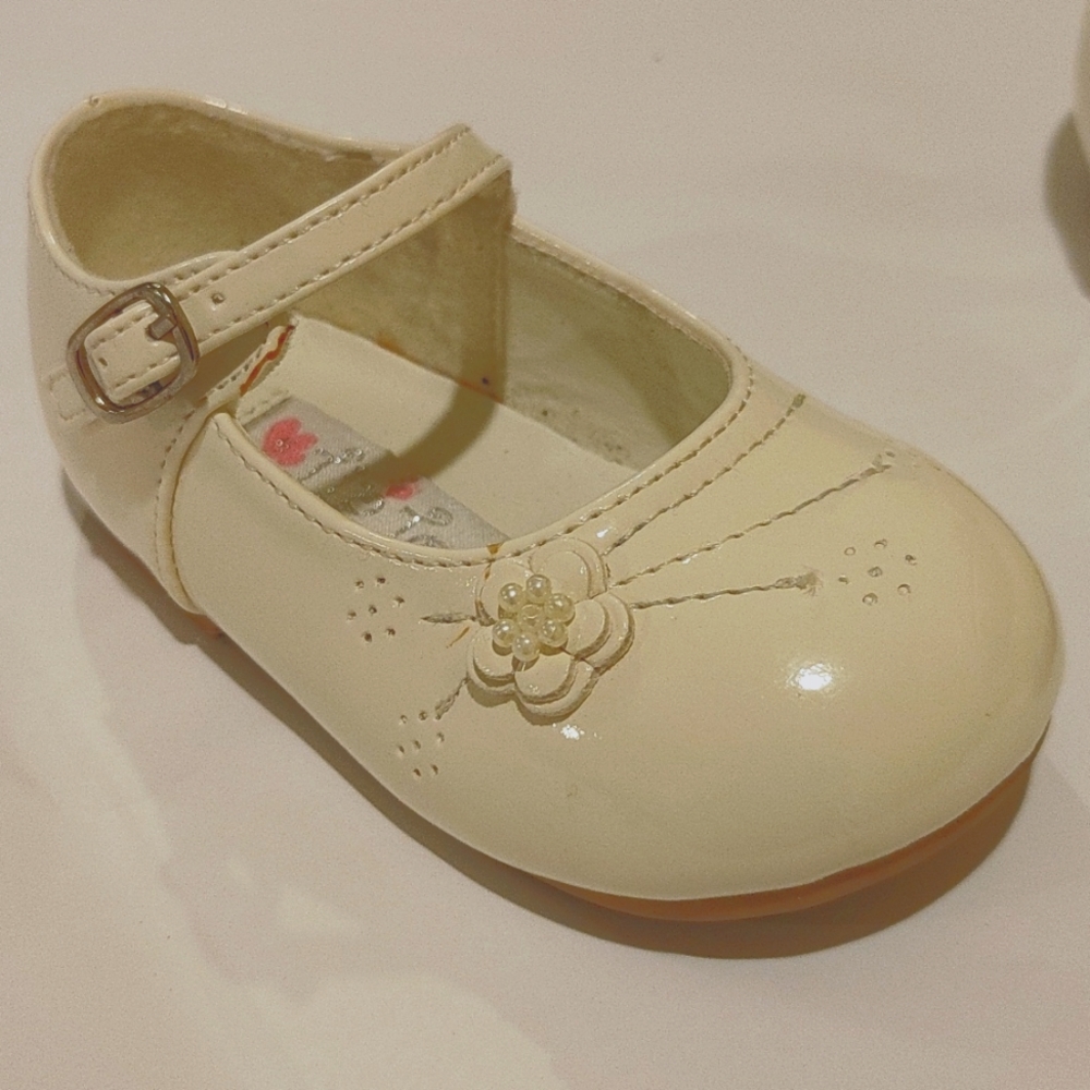 Off white dress shoes
